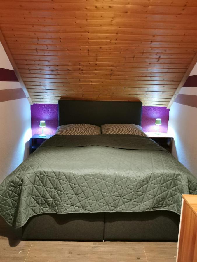 Wohnung Naehe Losheimer Stausee Niederlosheim Bagian luar foto